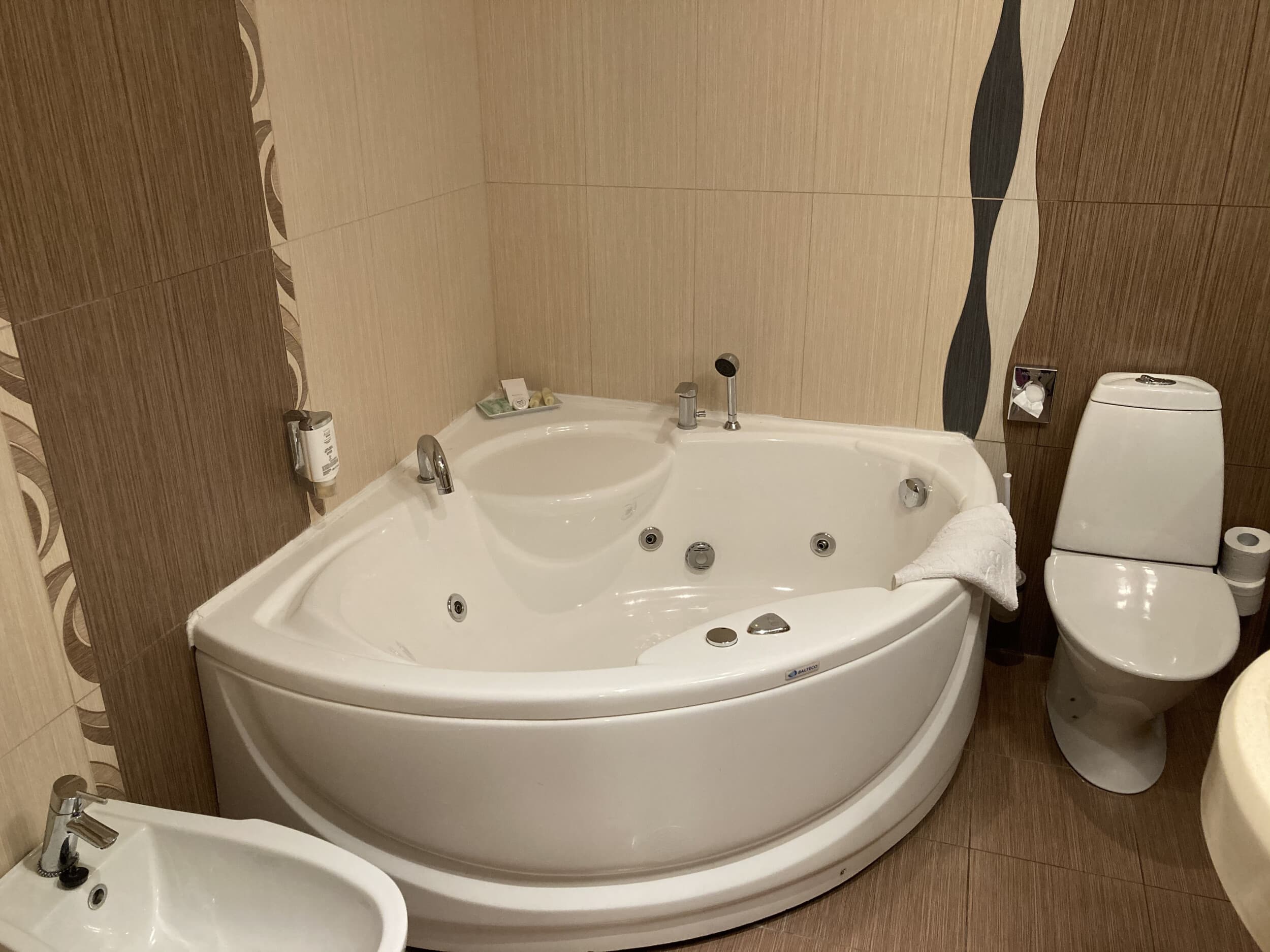 Rocca al Mare Hotelli romantikapakett Junior Sviidis  | Kingitus