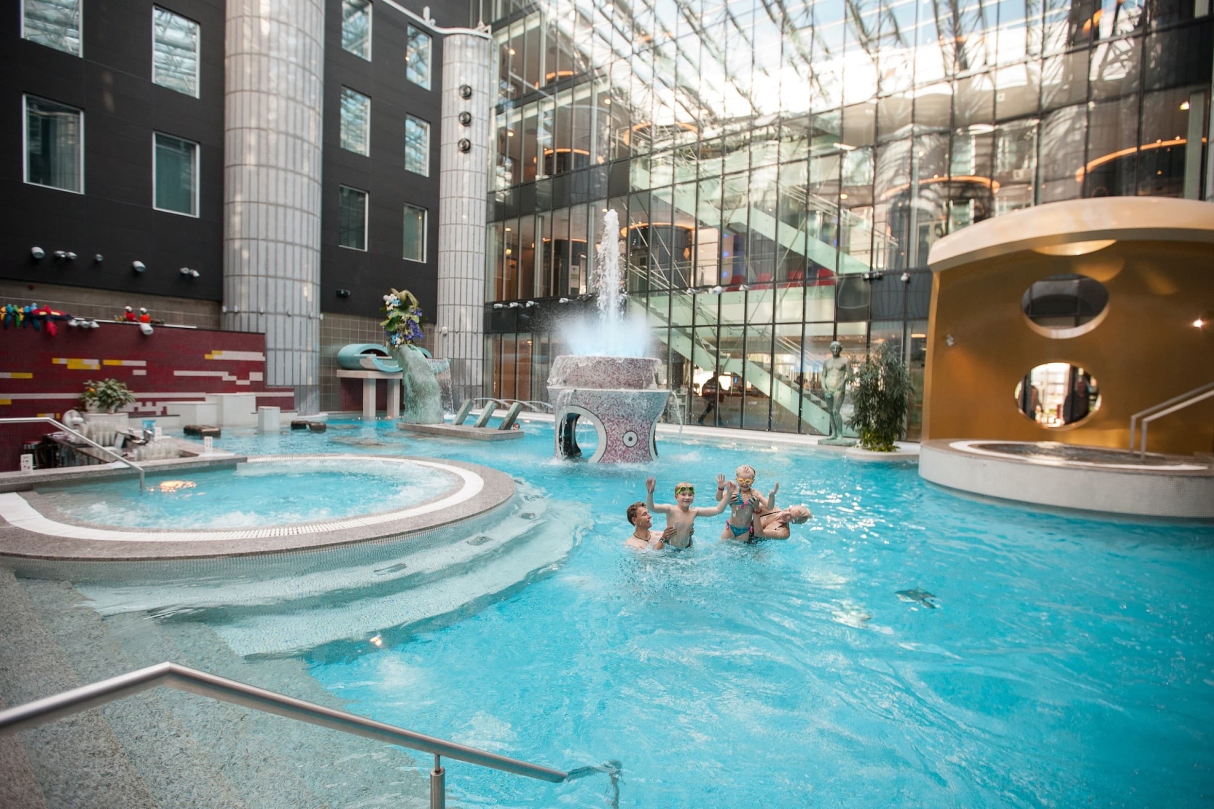 Семейное посещение водного центра Tallink Aqua SPA