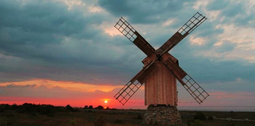 Suveöö unenäod romantilises pukktuulikus