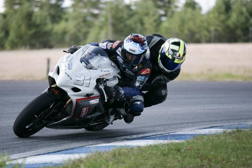 Ringrajasõit superbike’iga Alastaros