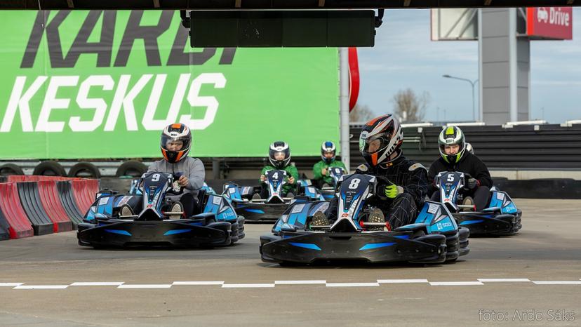 Haarav kardisõit Unibet Kardikeskuses