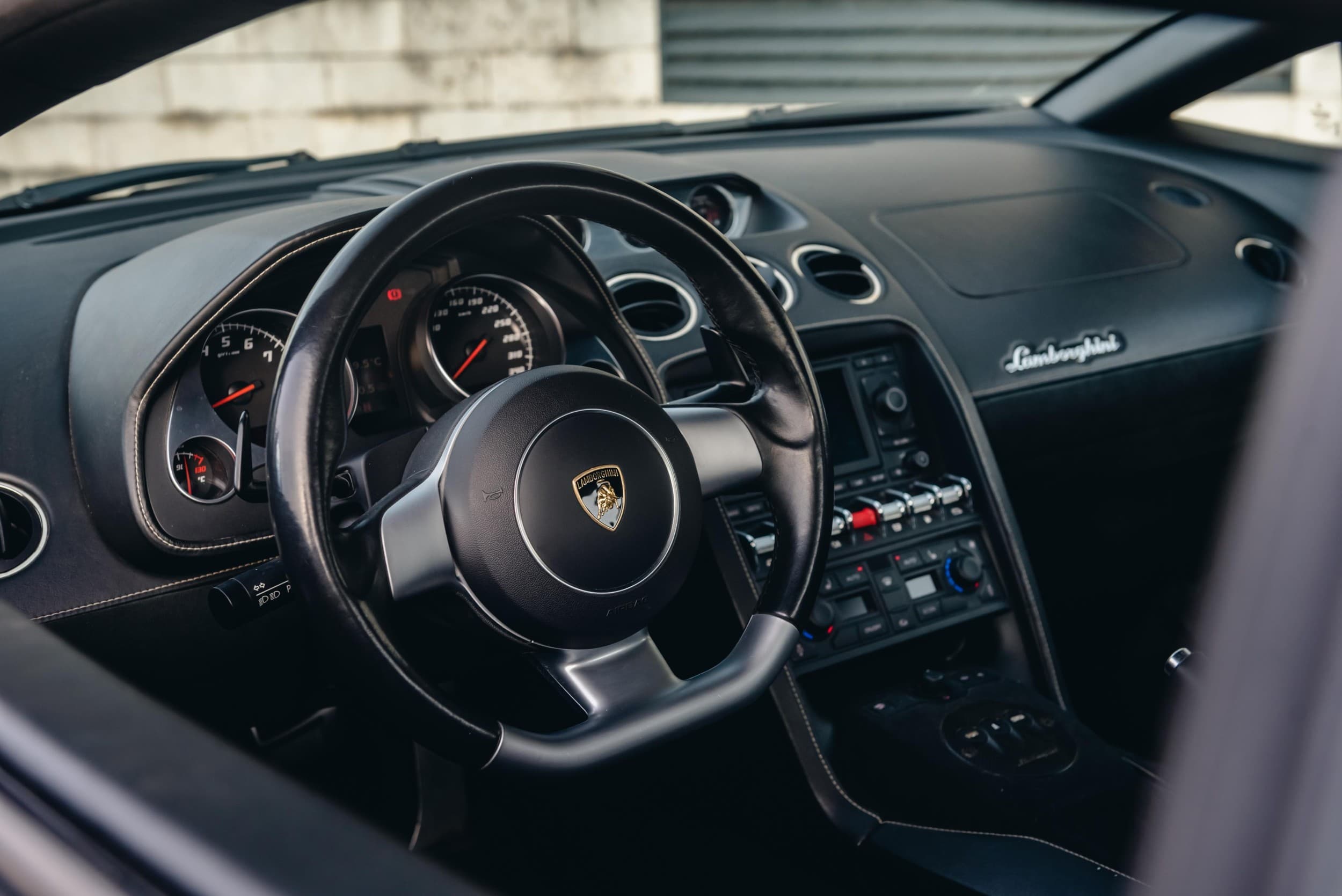 Впечатления от езды на Ferrari или Lamborghini | Kingitus