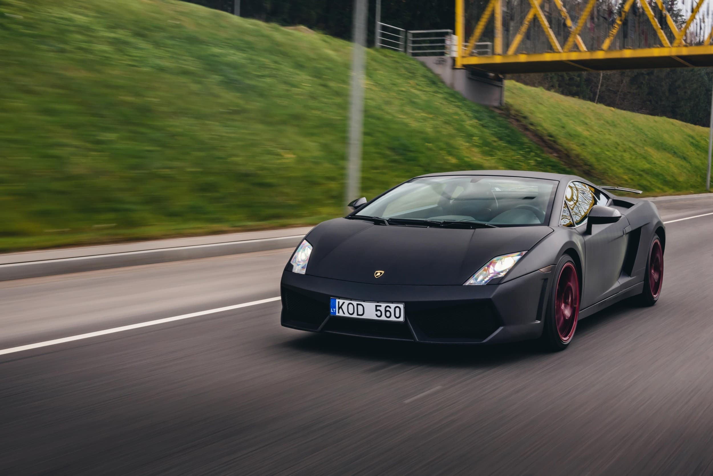 Впечатления от езды на Ferrari или Lamborghini | Kingitus
