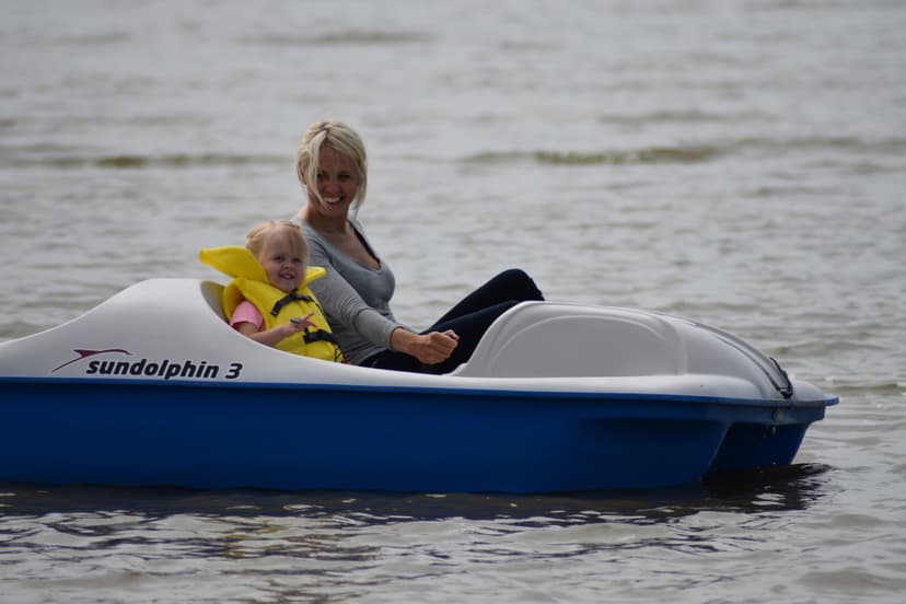 Vesijalgrattaga sõit Pärnu rannas