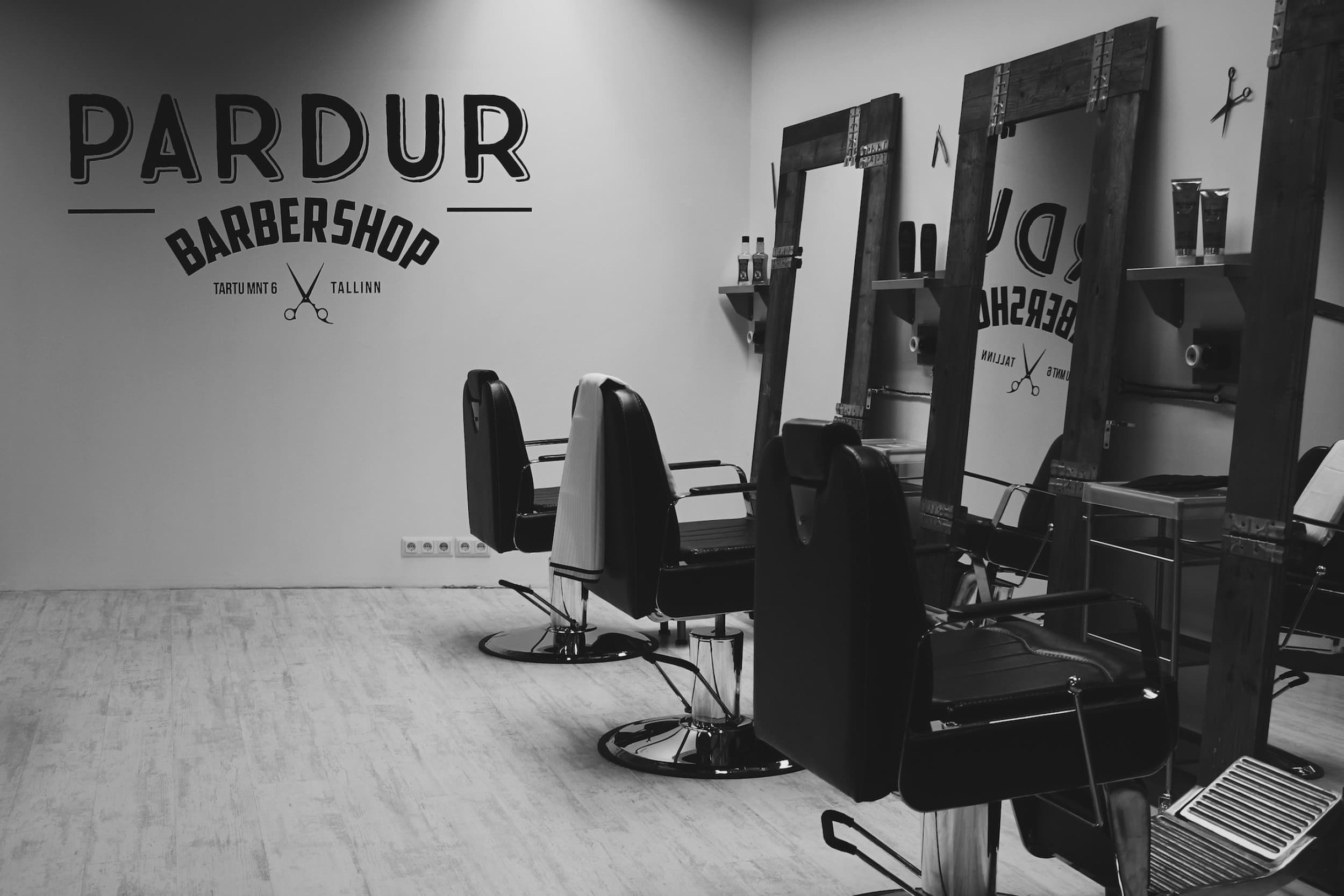 Позаботься о своих волосах и бороде в цирюльне Pardur | Kingitus