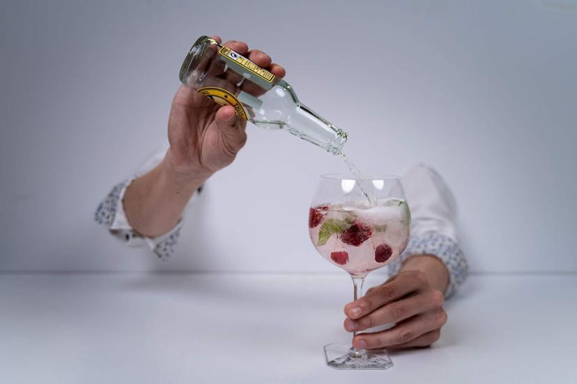 Meelelahutuslik kokteilikoolitus seltskonnale