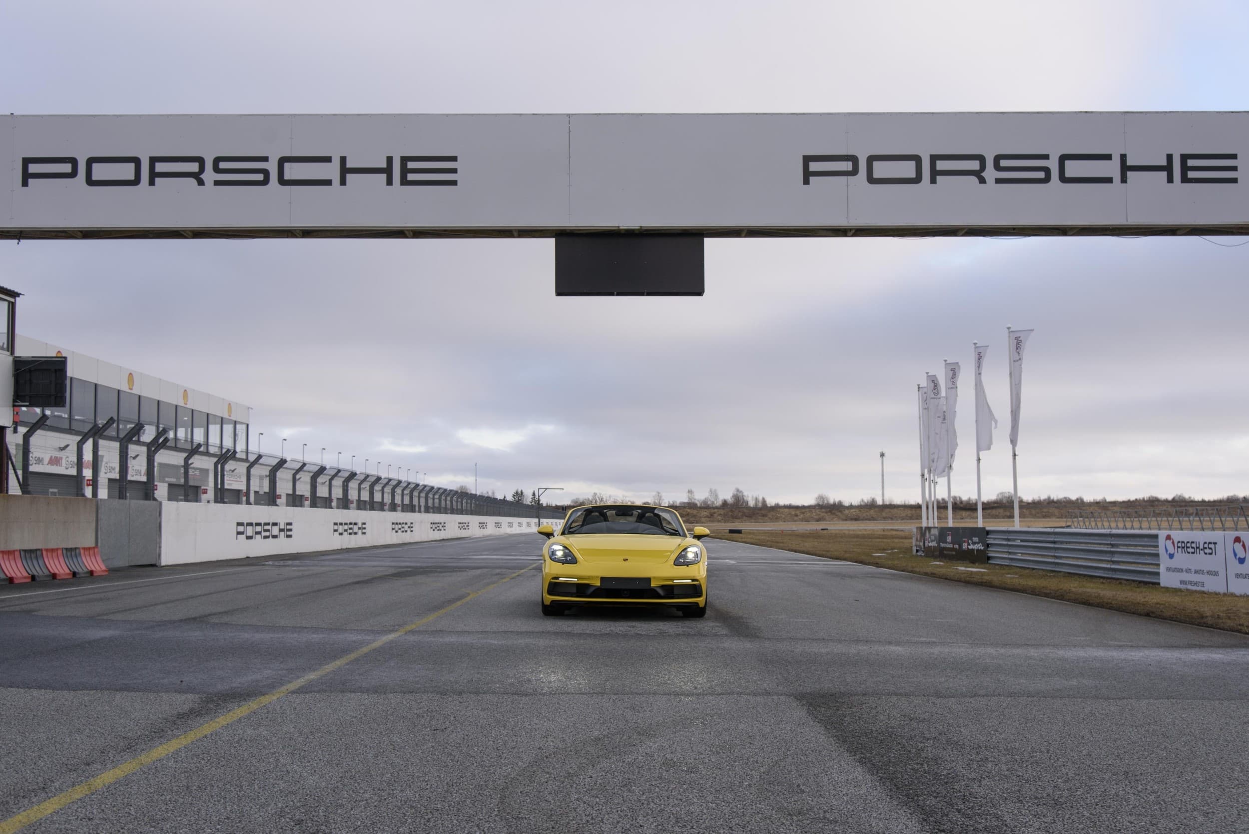 Захватывающая езда за рулем Porsche 718 Boxster GTS 4.0 | Kingitus