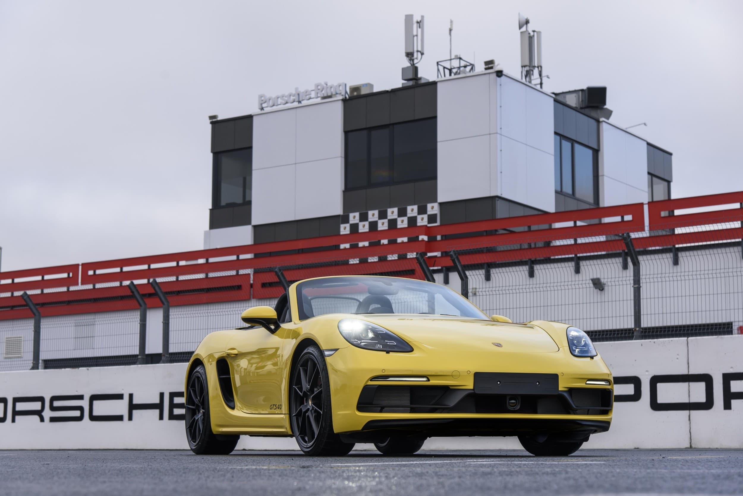 Захватывающая езда за рулем Porsche 718 Boxster GTS 4.0 | Kingitus