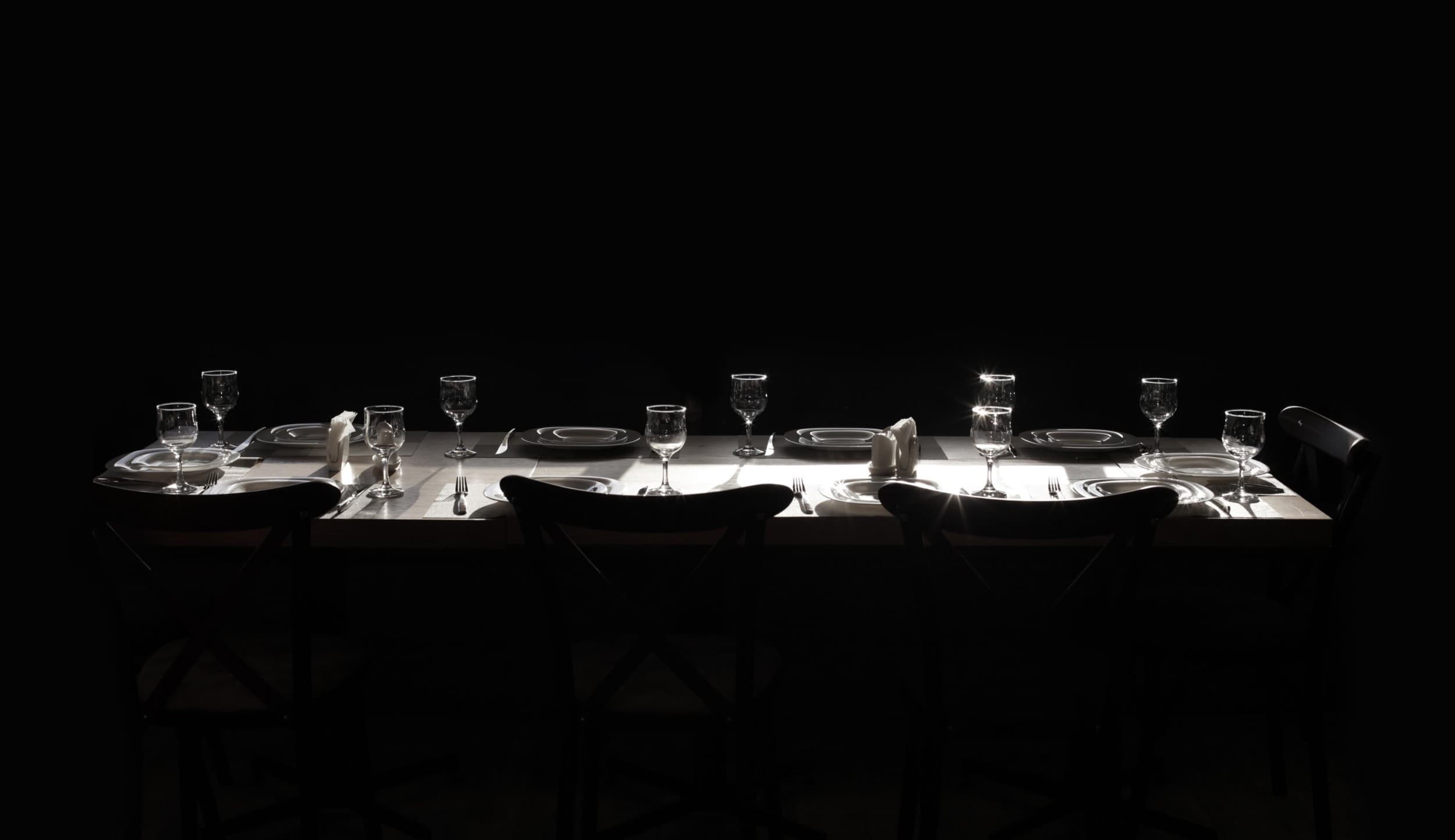 Õhtusöök kahele "Dine in the Dark" restoranis Maikrahv