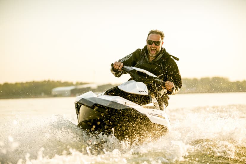 Jeti- ja paadisõit sõpradega Tallinna lahel