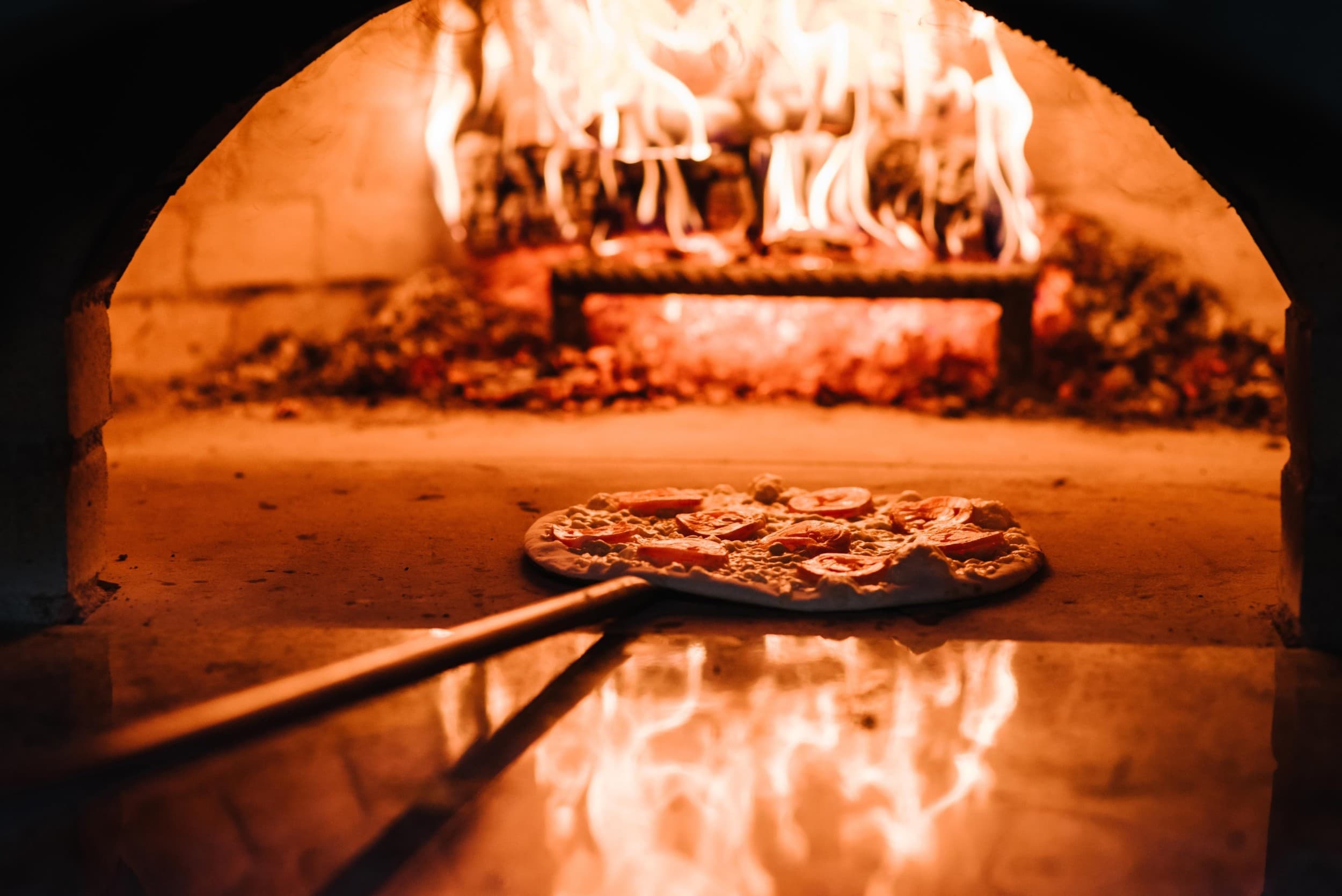 Kahekäiguline õhtusöök restoranis La Cucina & Pizzeria Napoletana | Kingitus