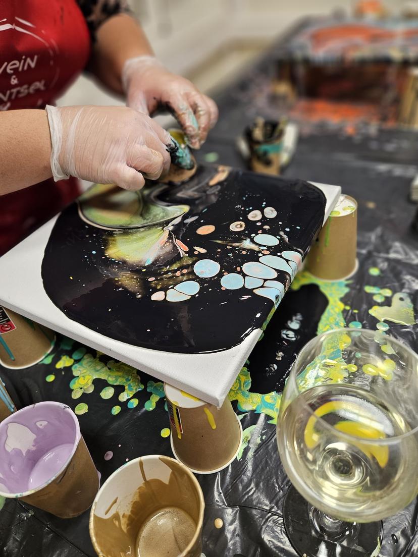 Akrüülvalamine kahele Vein & Pintsel stuudios