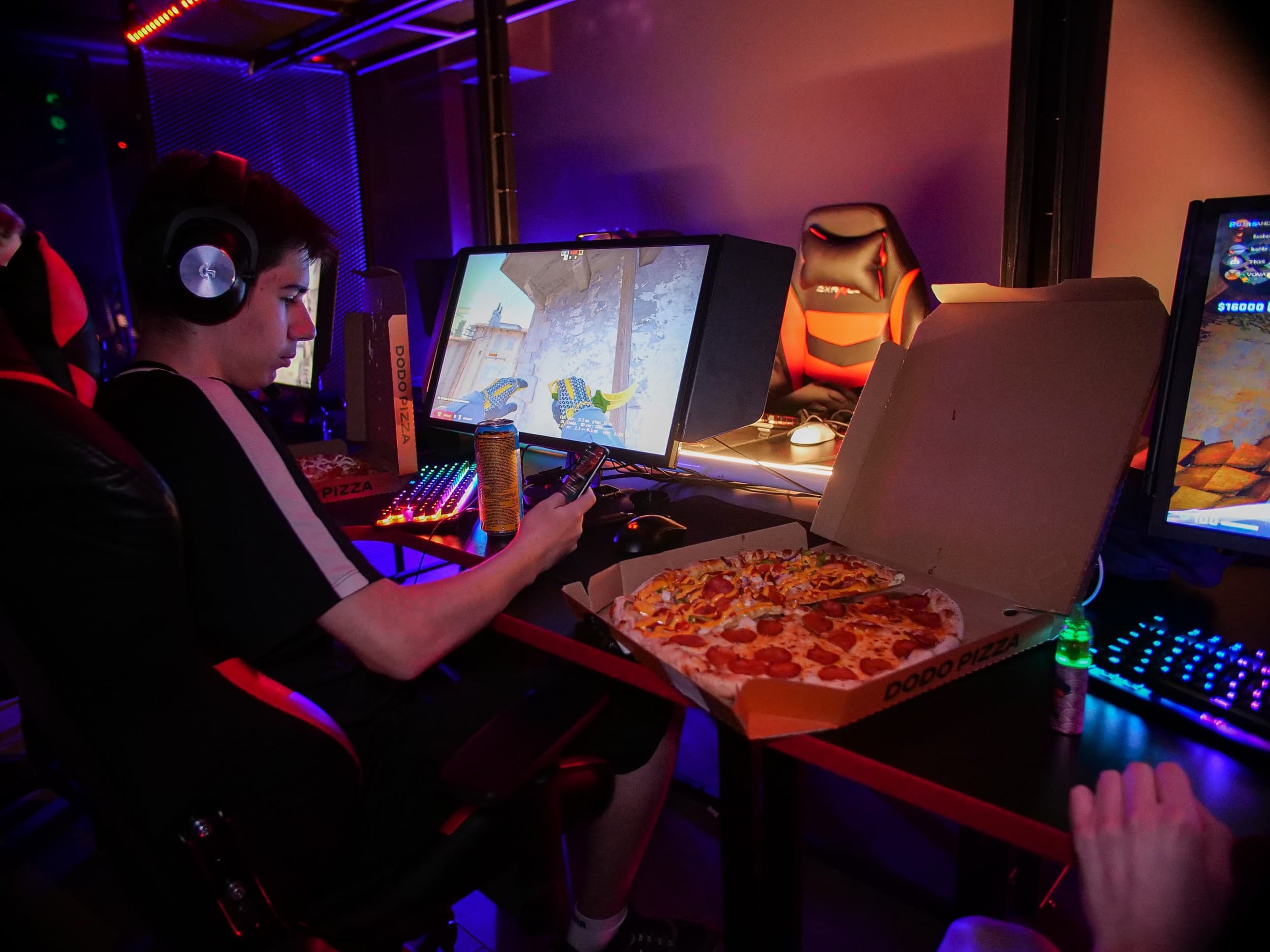 День рождения в ВИП-зале игрового клуба Comma Gaming Arena