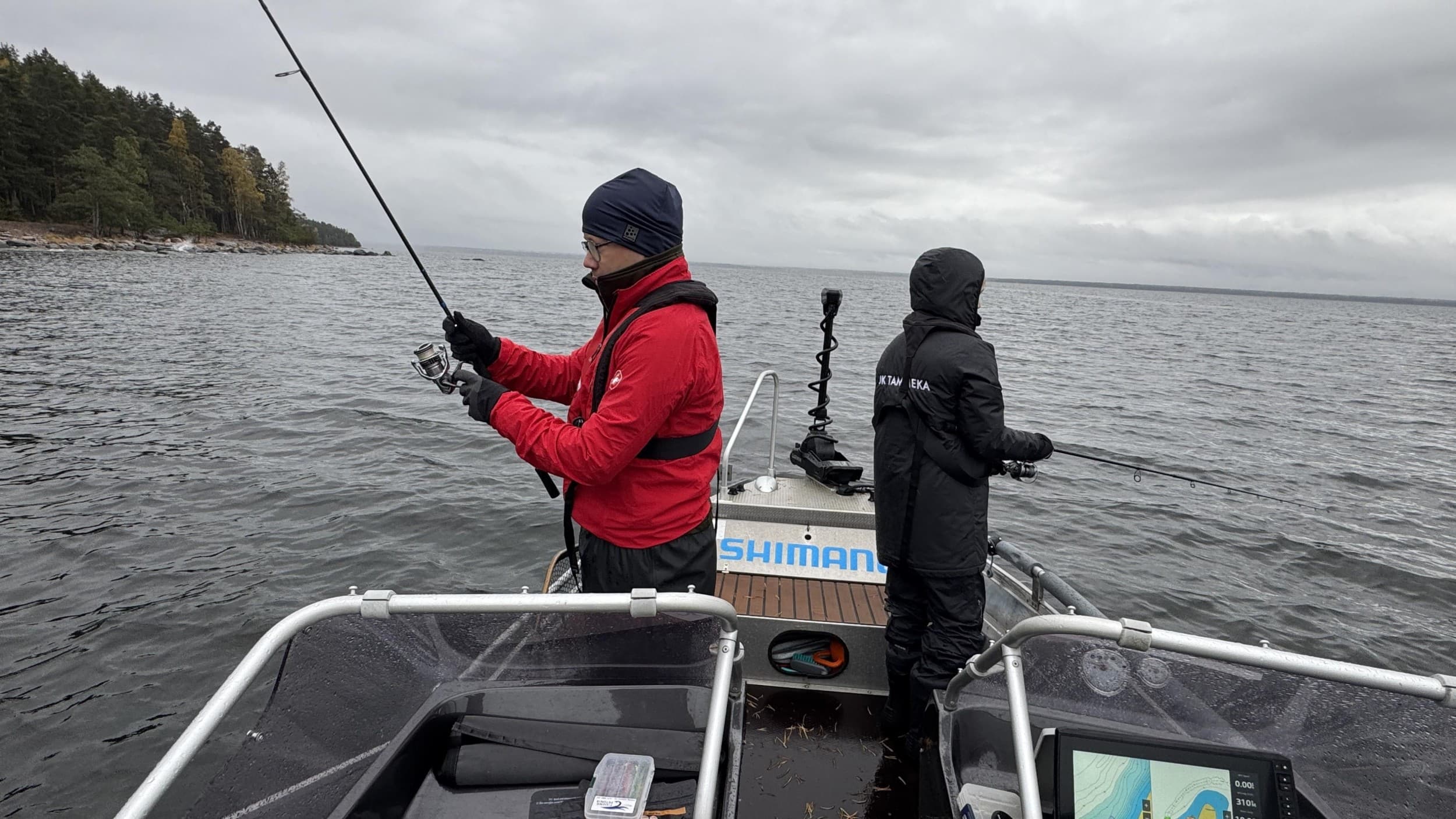 Kalastus paadist professionaalse kalastusgiidiga