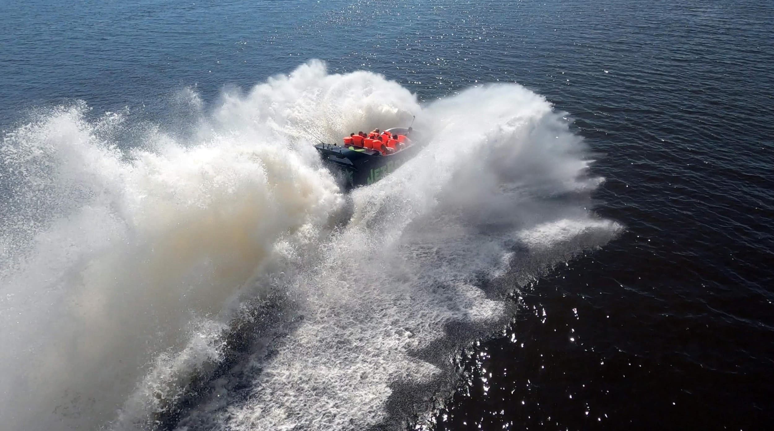 Adrenaliinirohke JetBoat-X sõit Pärnu lahel