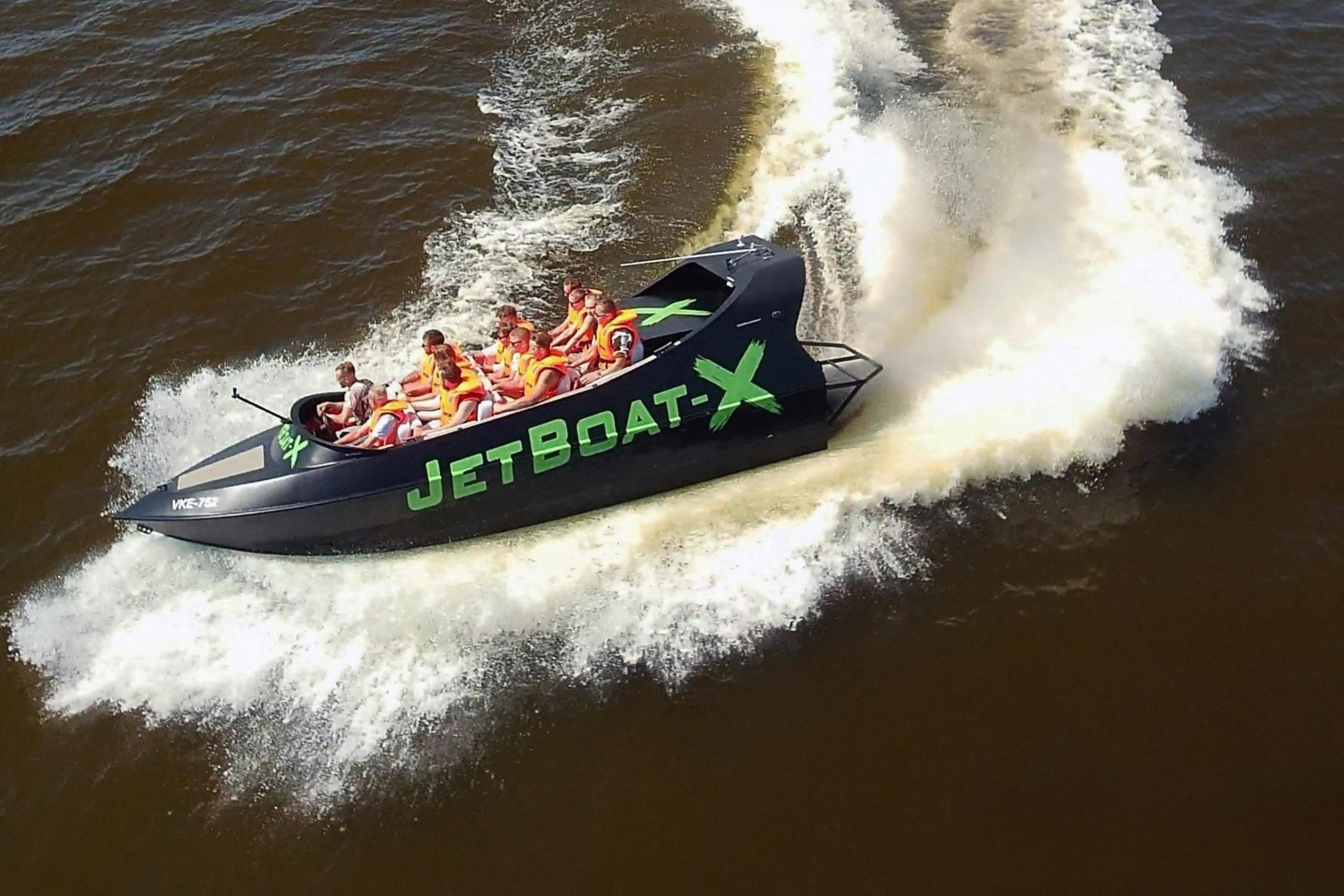 Adrenaliinirohke JetBoat-X sõit Pärnu lahel