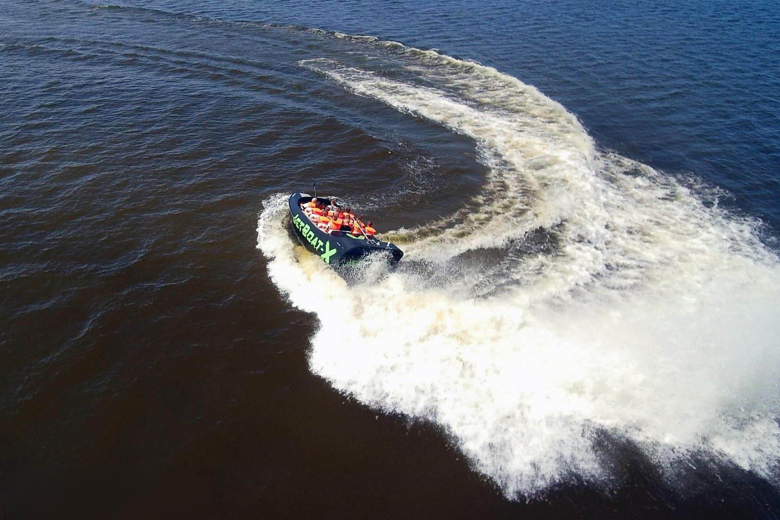 Adrenaliinirohke JetBoat-X sõit Pärnu lahel