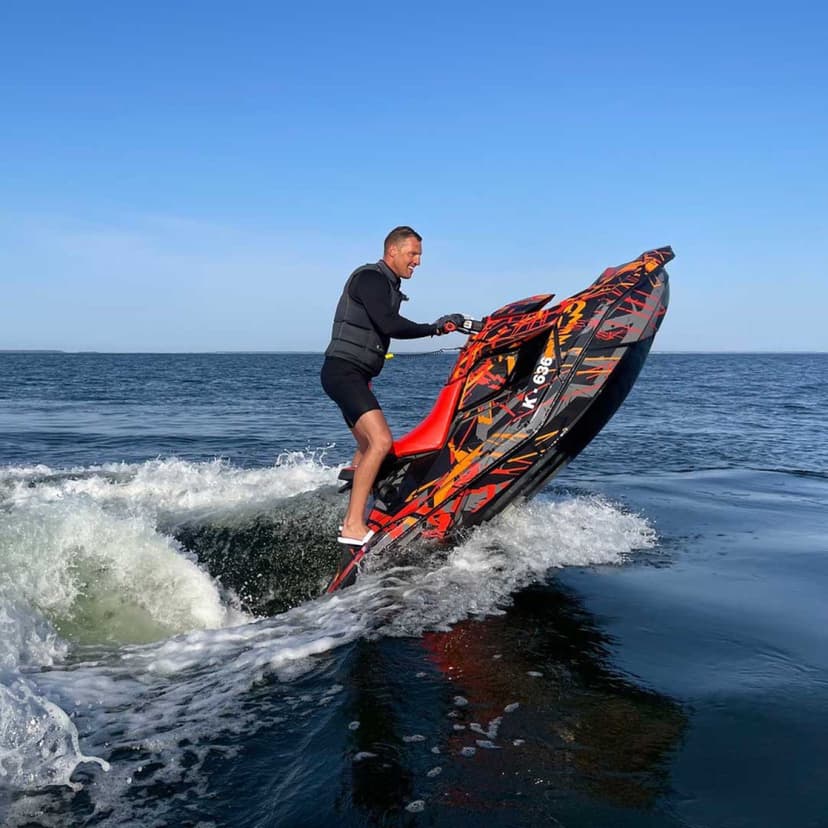 Jetirent Noblessneri sadamas