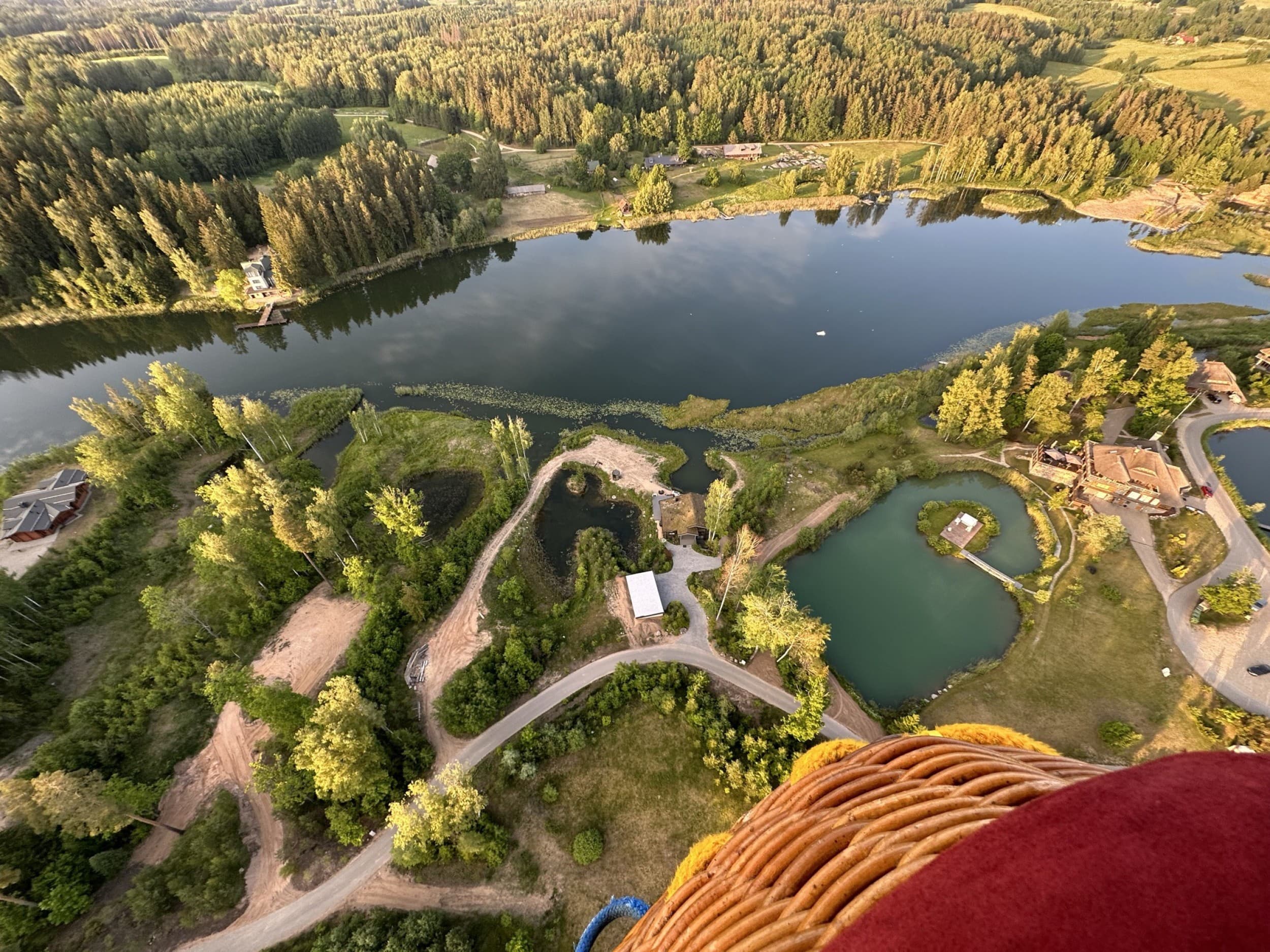 Lend kuumaõhupalliga