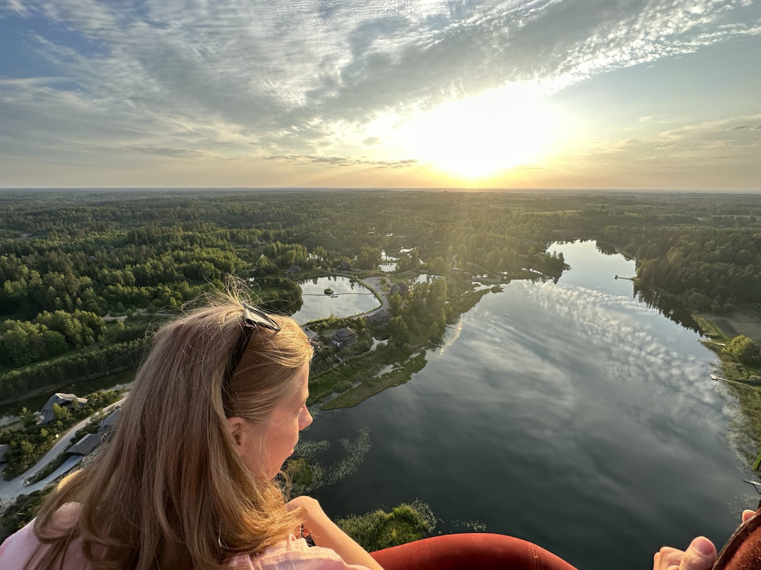 Lend kuumaõhupalliga