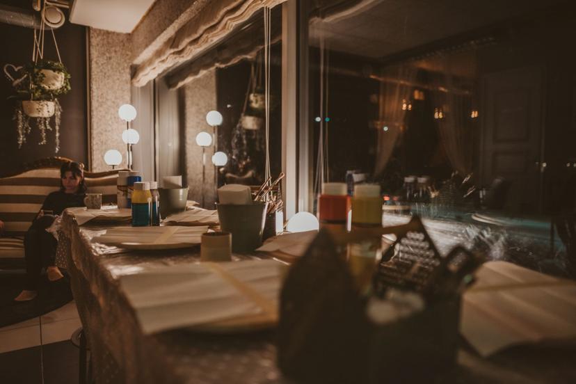 Lummav akrüülmaailm ühele