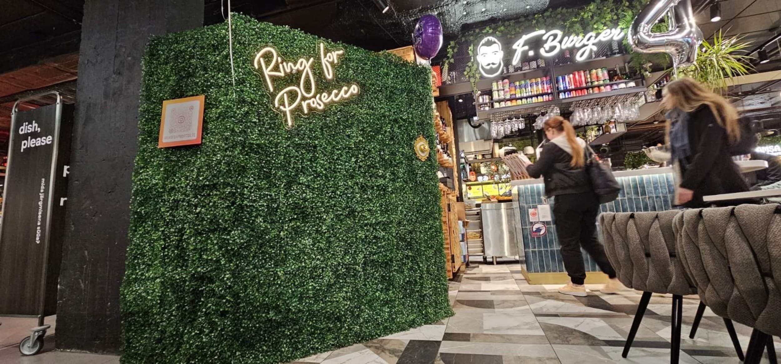 Интерактивный стенд Ring for Prosecco на ваше мероприятие – подарочная карта на 200 евро