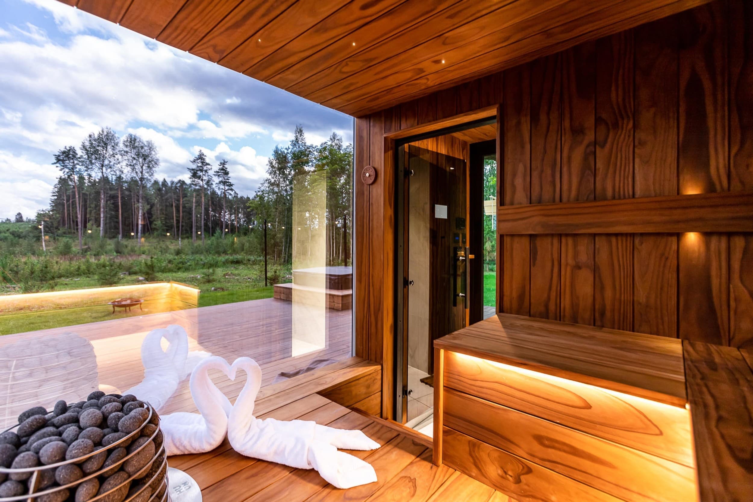 Puhkus Orava Luxury Resort privaatses minivillas Võrumaal