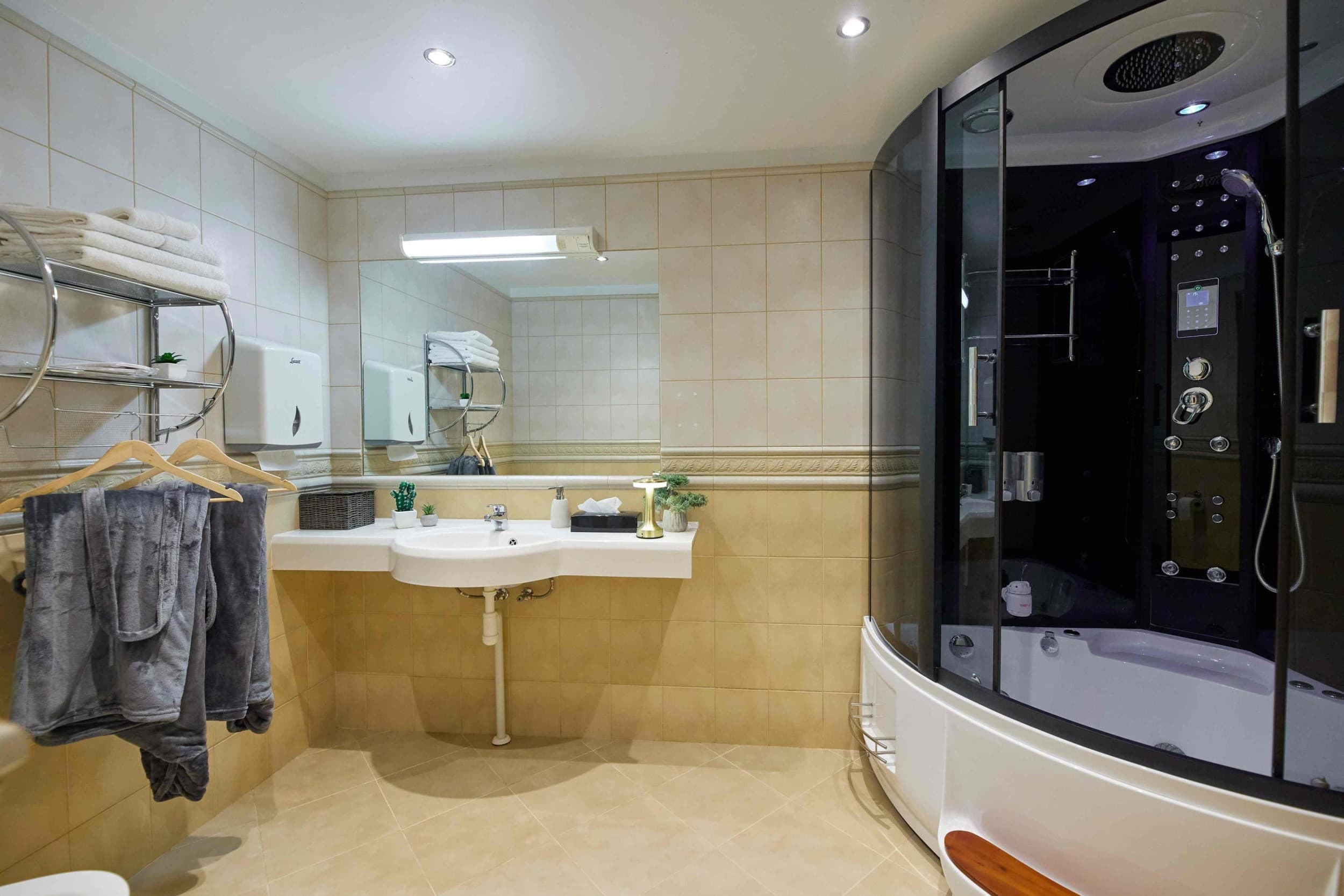 Argipäeva romantikapakett "Me2" Apartmentis või Penthouse-is | Kingitus