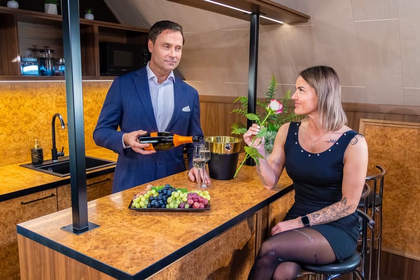 Nädalavahetuse romantikapakett "Me2" Apartmentis või Penthouse-is