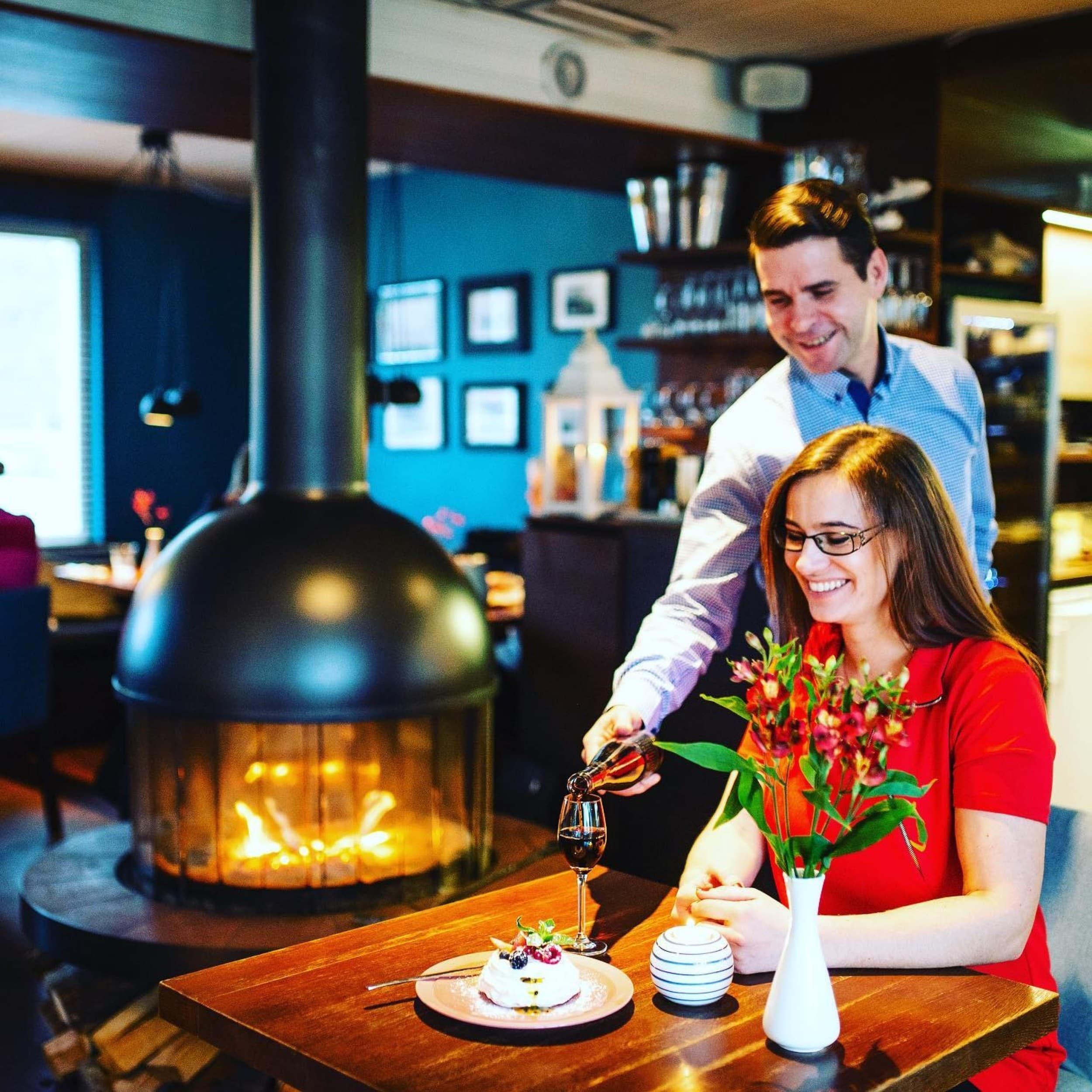 Прогулка на роскошной яхте и изысканный ужин в ресторане Kalevi Jahtklubi Resto для двоих
