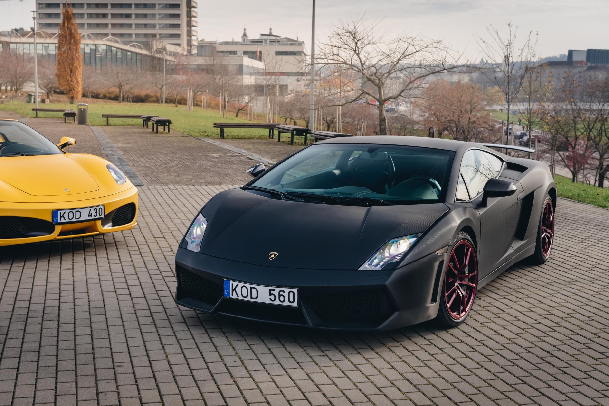 Ferrari või Lamborghini sõiduelamus kaaspiloodina | Superdrive
