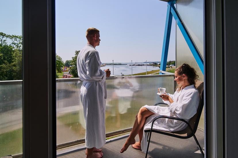 Spaapuhkus kahele maalilisel Kuressaare rannapromenaadil