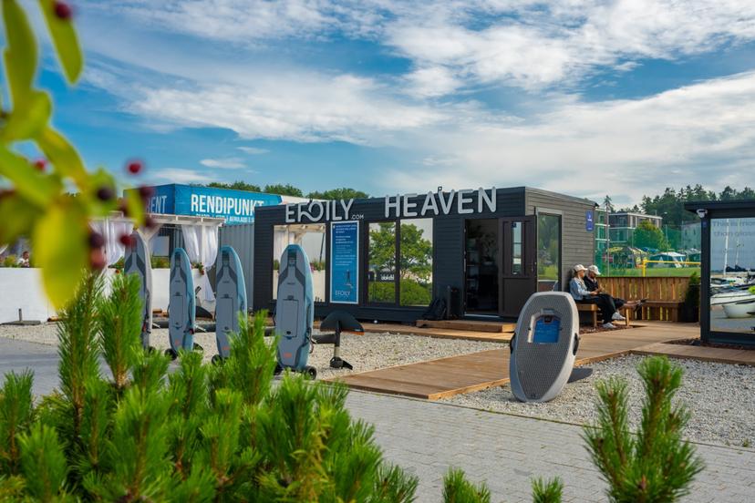 Lenda üle vee ilma purje ja mürata! eFoili lend Haven Jahisadamas neljale