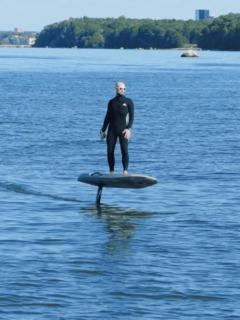 Lenda üle vee ilma purje ja mürata! eFoili lend Haven Jahisadamas viiele