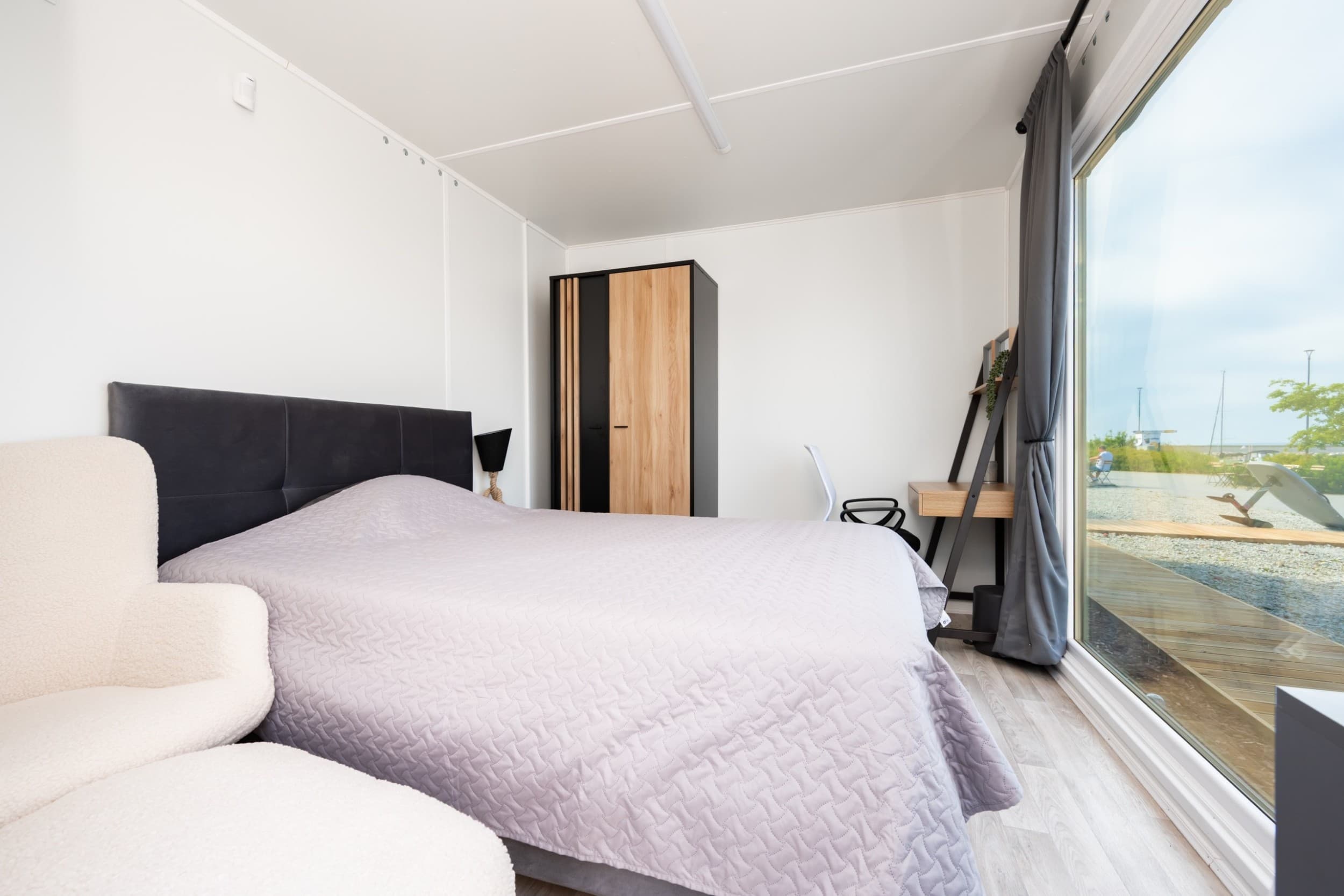 Ööbimine panoraamvaatega sviidis sauna ja 2 eFoil-lennuga Haven Jahisadamas | Kingitus