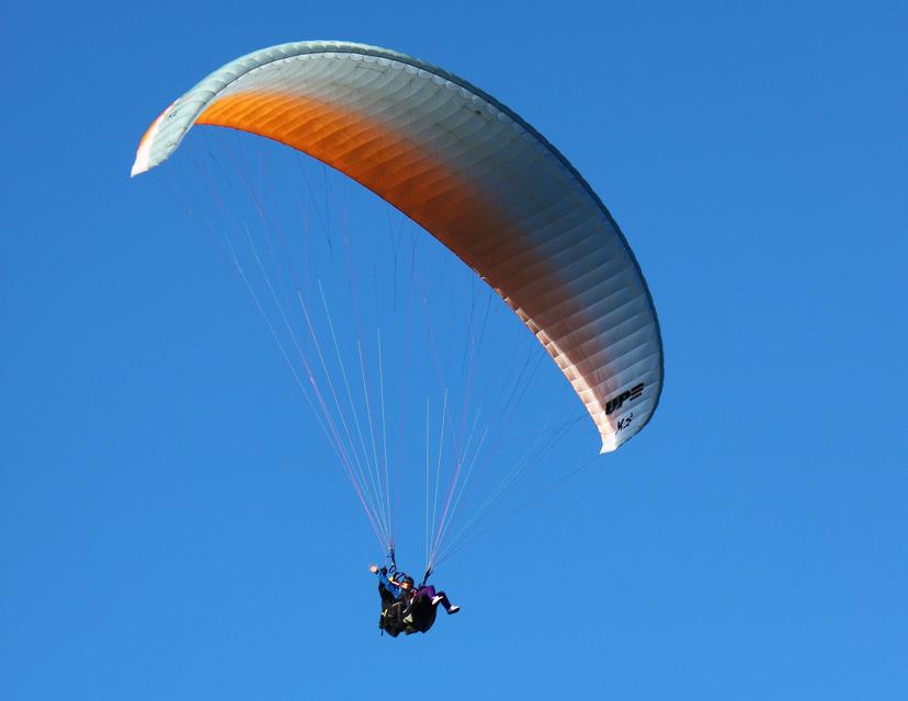 Adrenaliinirohke lend paraplaanil + video