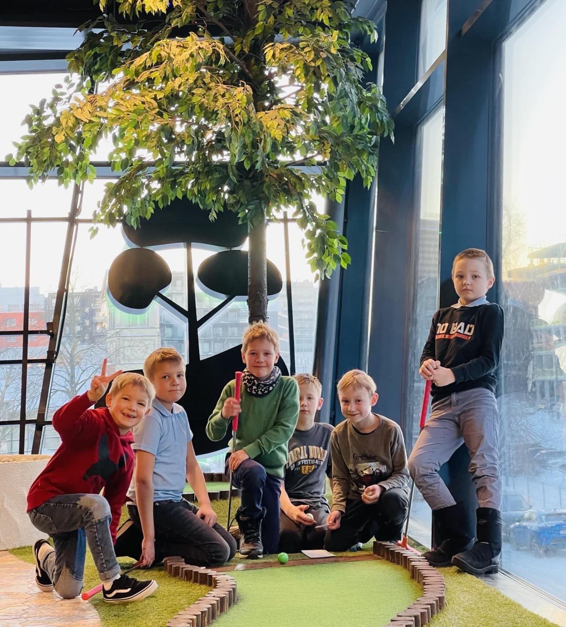 Детский день рождения в Park Minigolf для десяти человек
