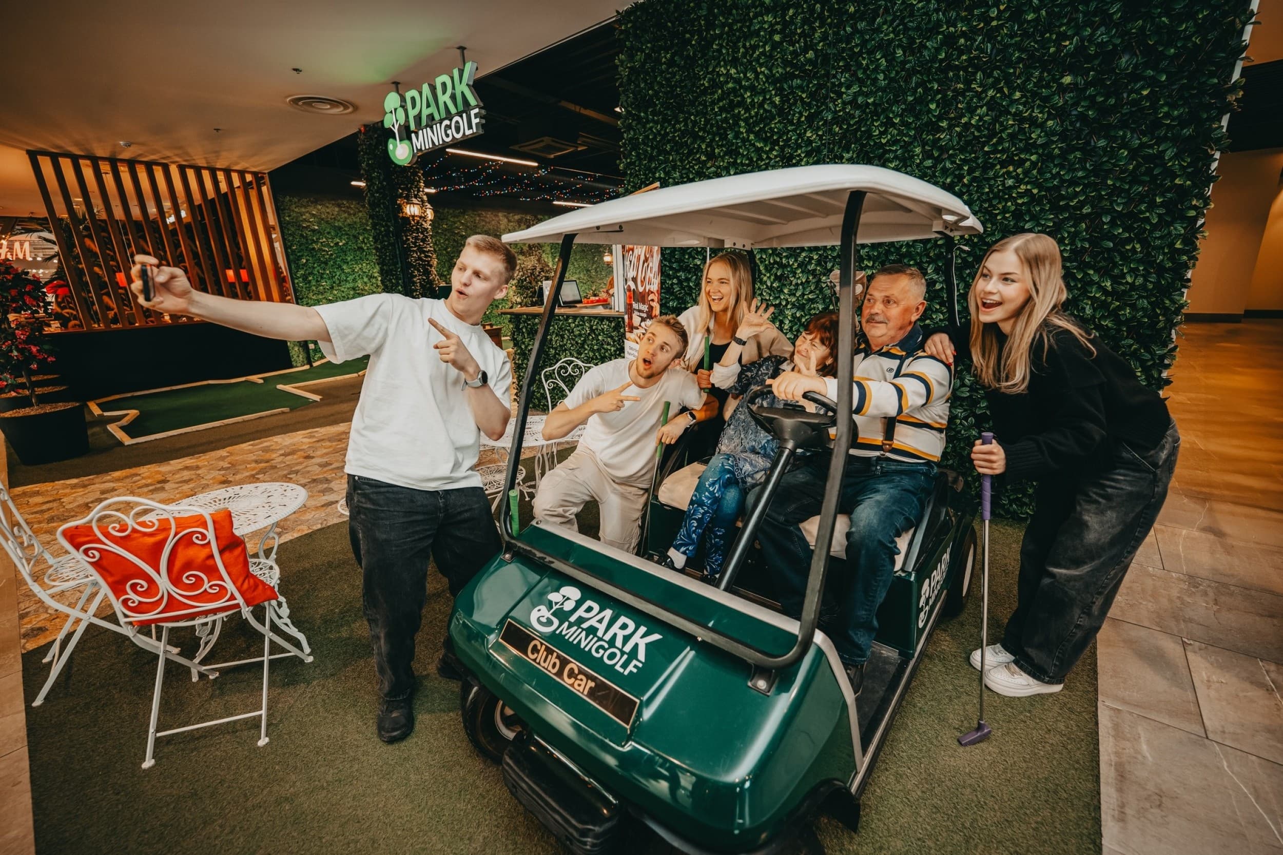 Тимбилдинг или день рождения в Park Minigolf для десяти человек