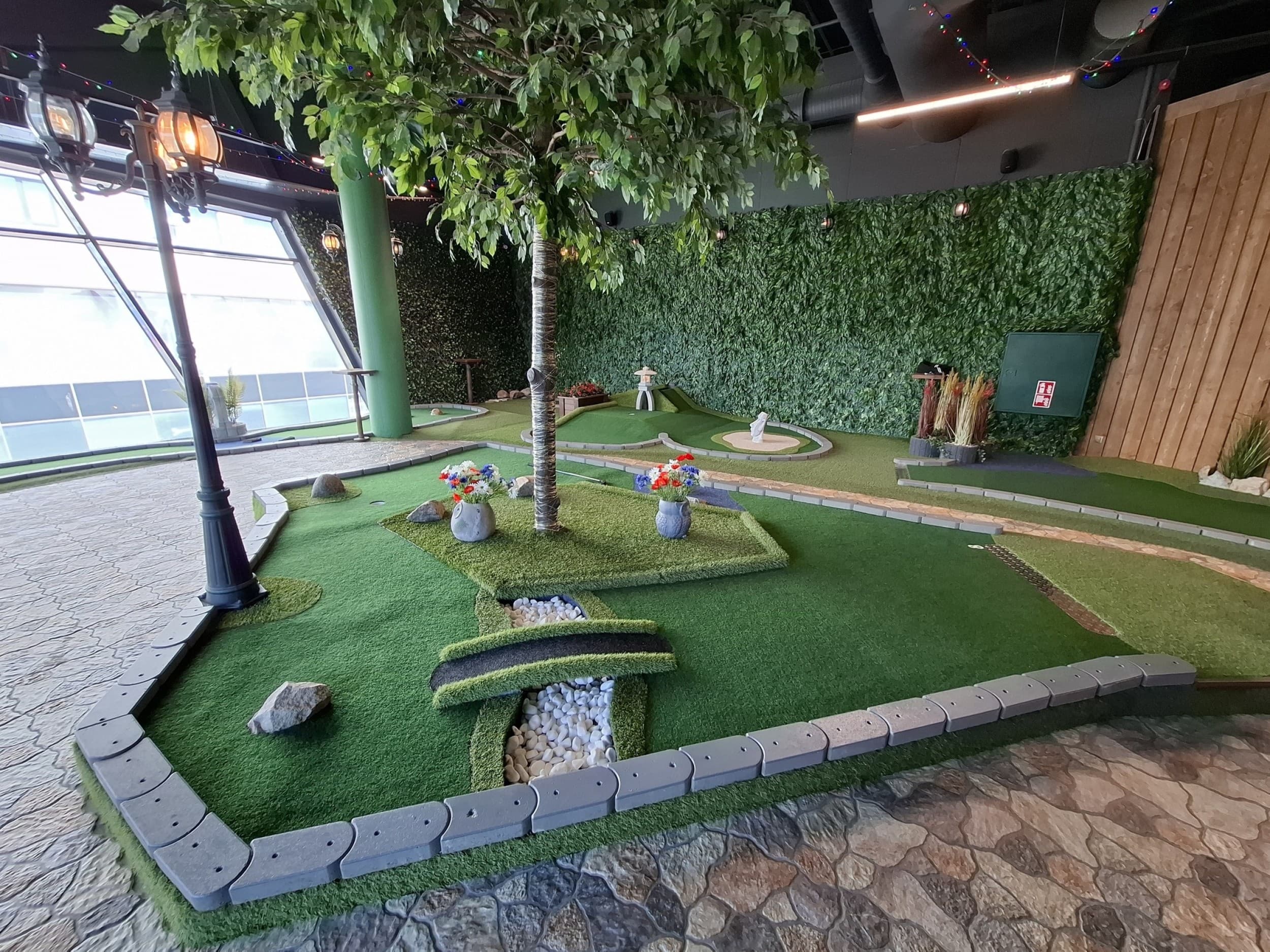 Тимбилдинг или день рождения в Park Minigolf для десяти человек