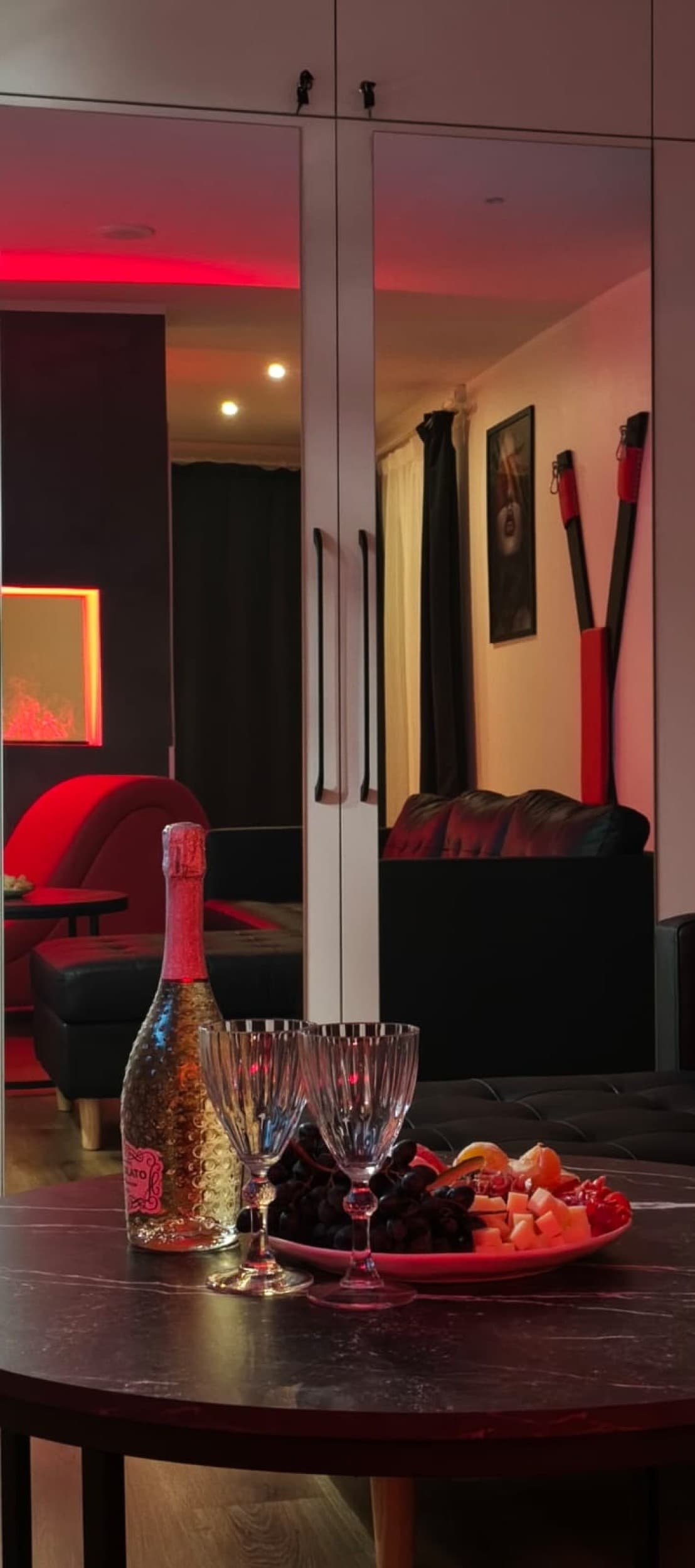 Приватный SPA-отдых рядом с Отепя с сауной в доме отдыха Red Room