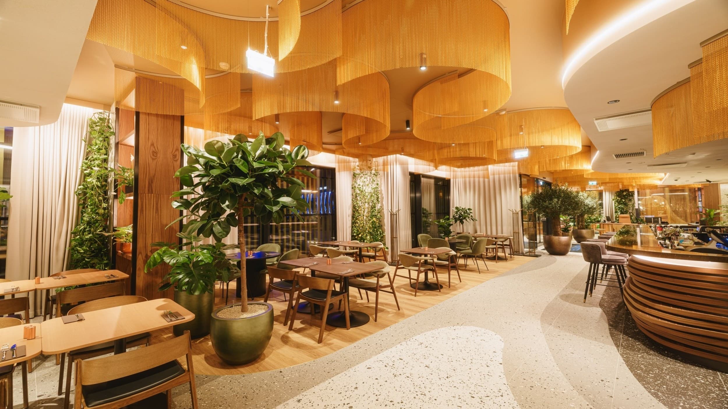 Романтический пакет проживания с ужином в Novotel Tallinn