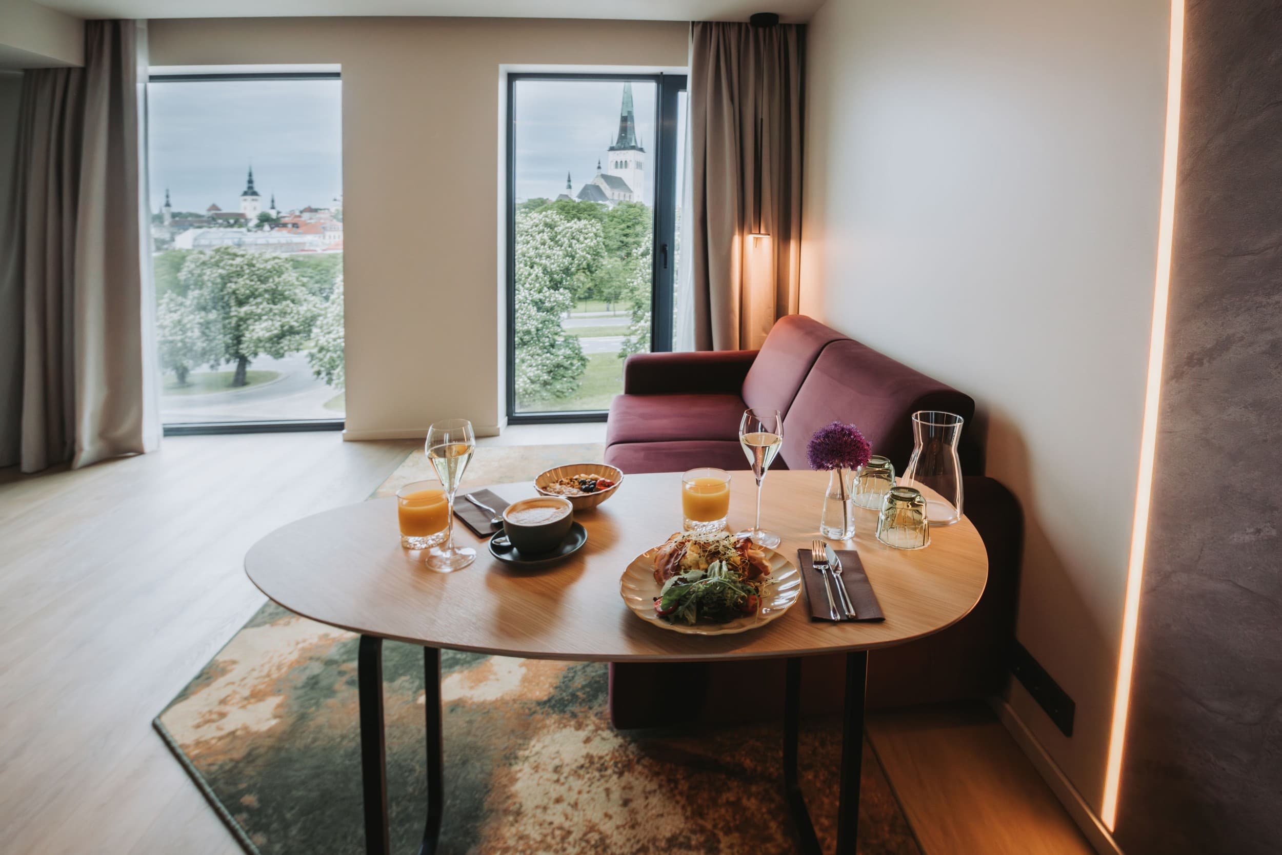 Романтический пакет проживания с ужином в Novotel Tallinn