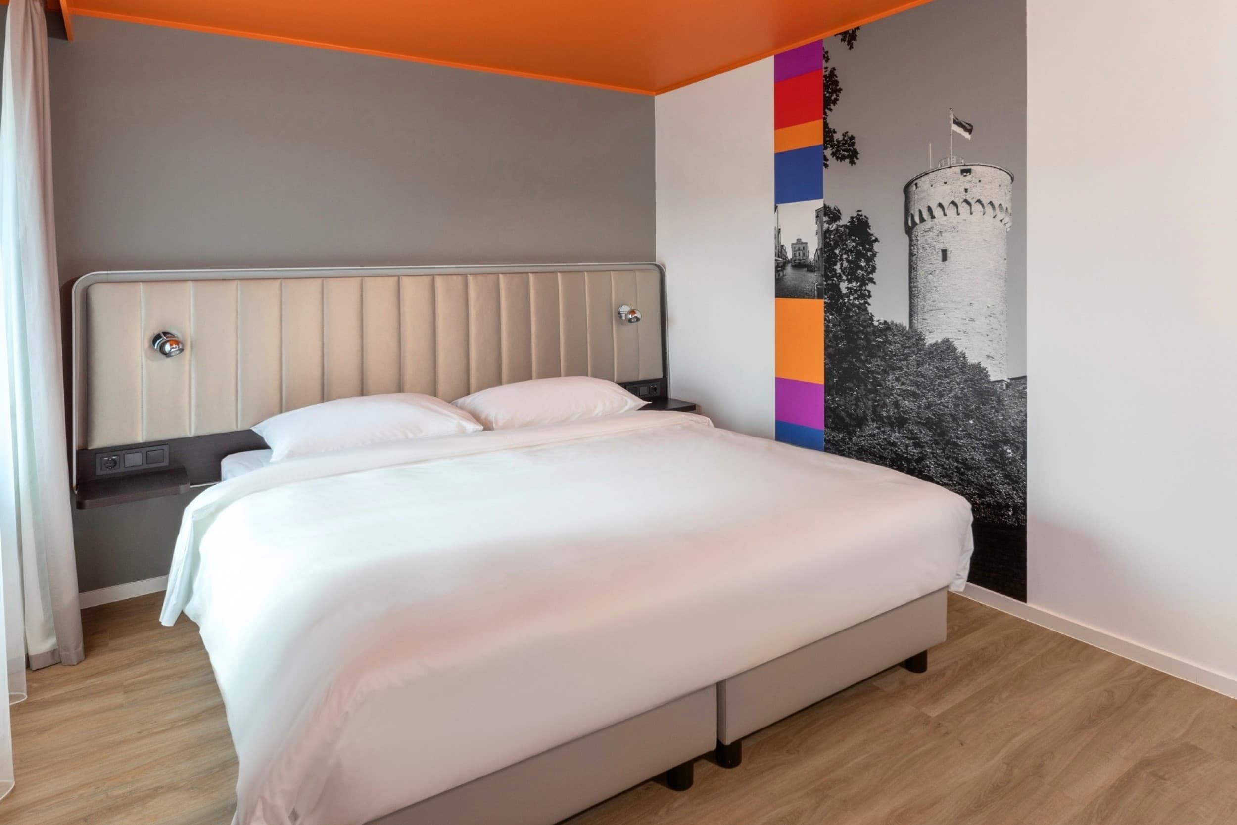 Värskendav puhkus Park Inn Meriton hotellis massaažiga ühele | Kingitus
