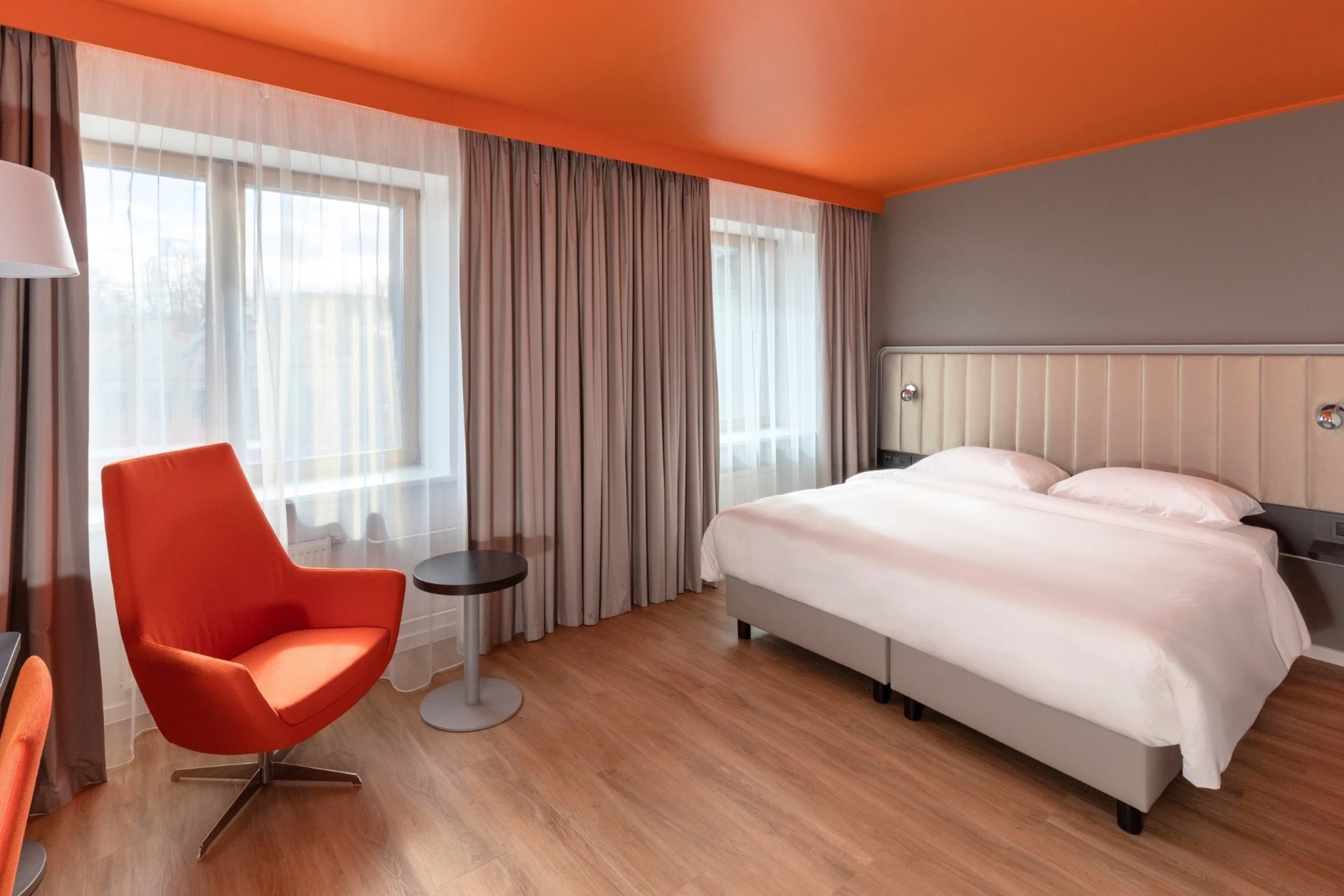 Värskendav puhkus Park Inn Meriton hotellis massaažiga ühele | Kingitus