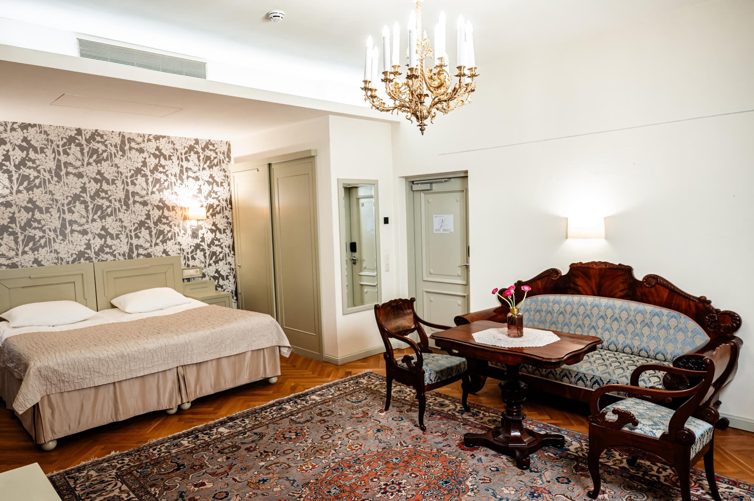 Antonius Boutique Hotel romantikapakett kahele saunaga sviidis | Kingitus