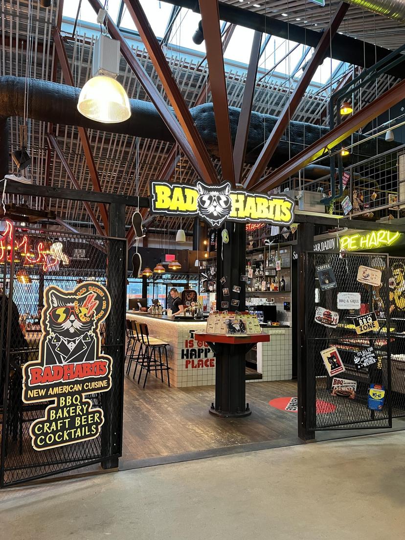 Maitseelamus restoranis Bad Habits