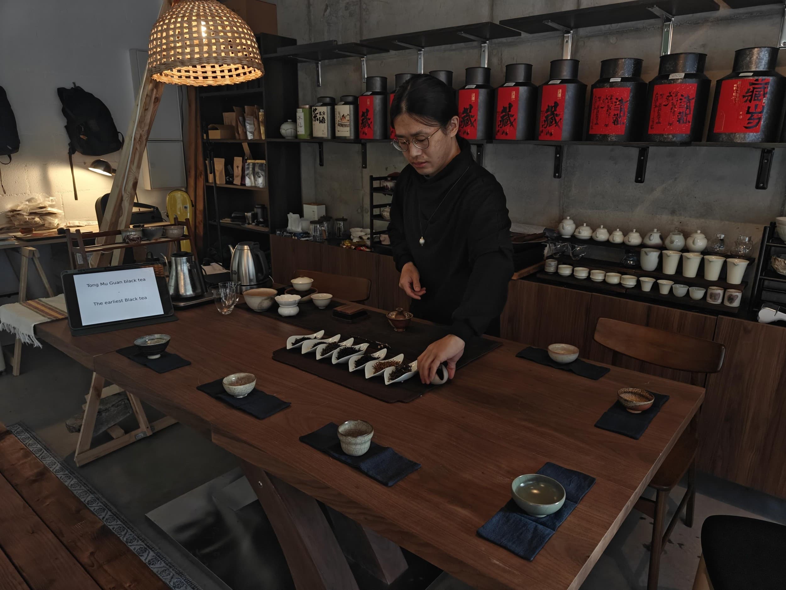 Hiina tee degusteerimine ja gongfu tee valmistamise töötuba kahele